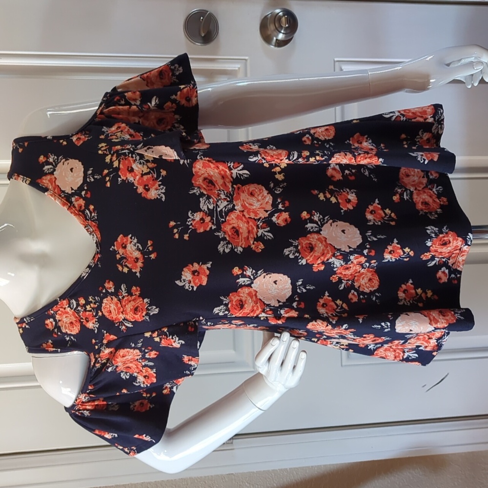 Try ! This Cold Shoulder Top L